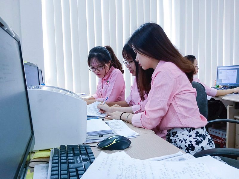 Nhân viên văn phòng dịch thuật công chứng Hà Tĩnh
